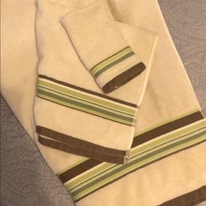 🪅2 Towels & 1 Washcloth Bundle🪅